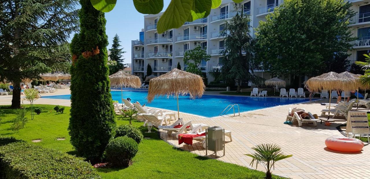 Apartment With Green Terrace Burgas Exteriör bild